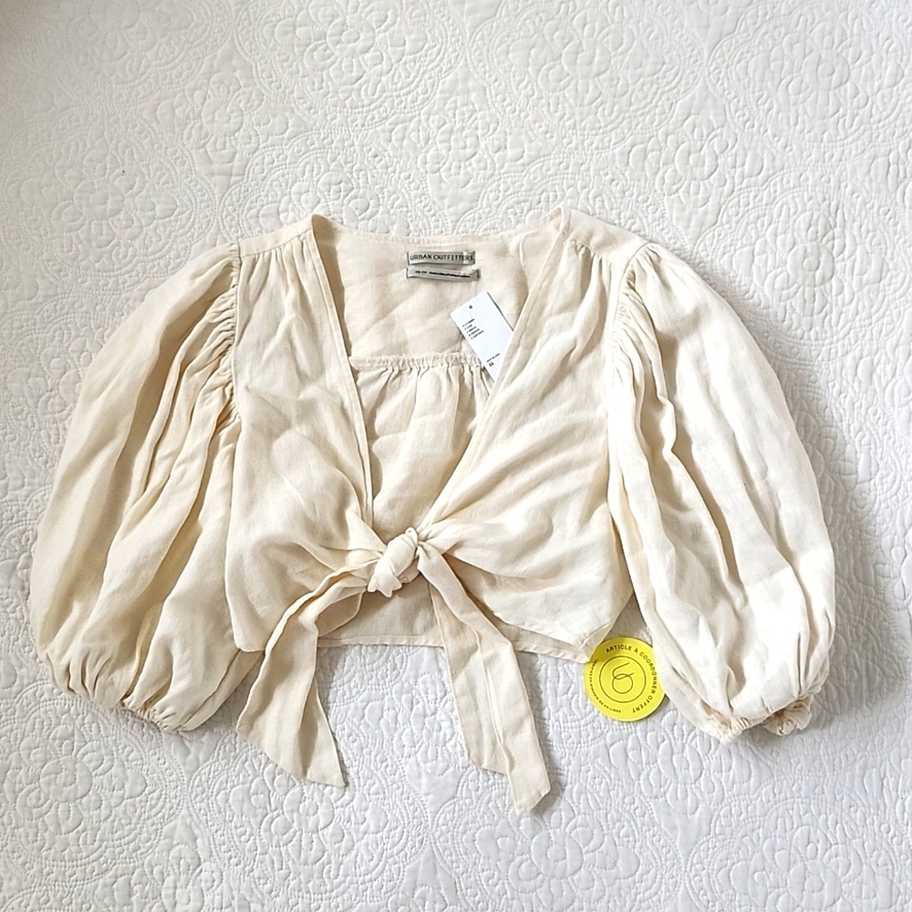 Urban Outfitters Ivory Cropped Tie-Front 3/4 Sleeve Top, Size XS